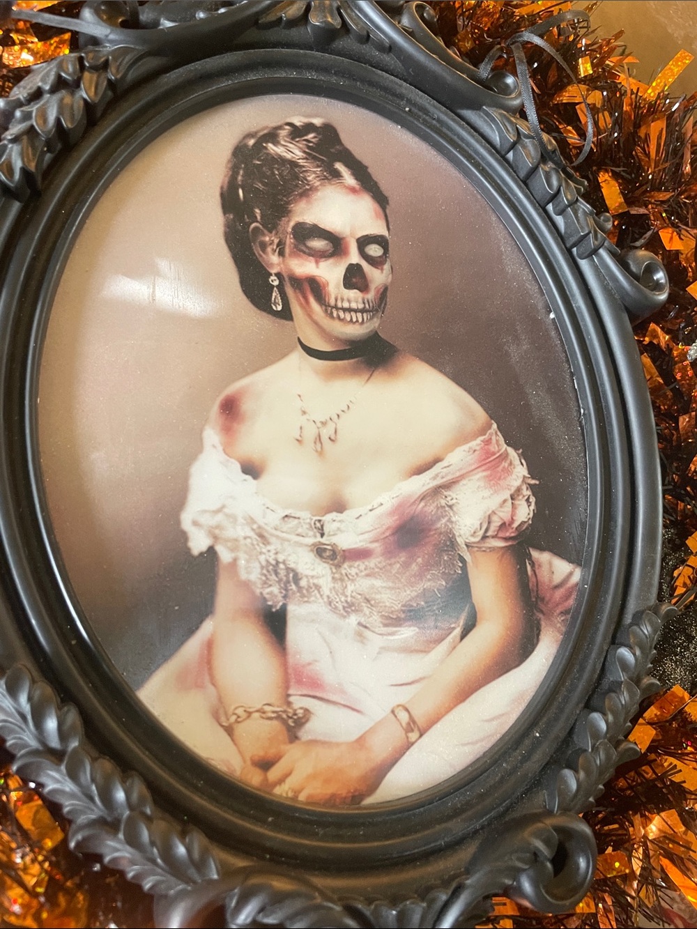 Vintage Looking Portrait Halloween Wreath in Black and Orange - Picture 5 of 10